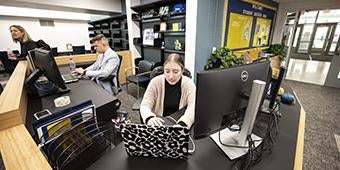 Student Success Hub front desk